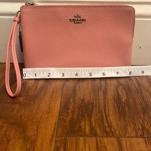 Coach Wristlet. Pink.